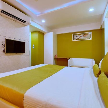 โอโย 963 โฮเต็ล รุมายา Hotel อุจเจน ภายนอก รูปภาพ