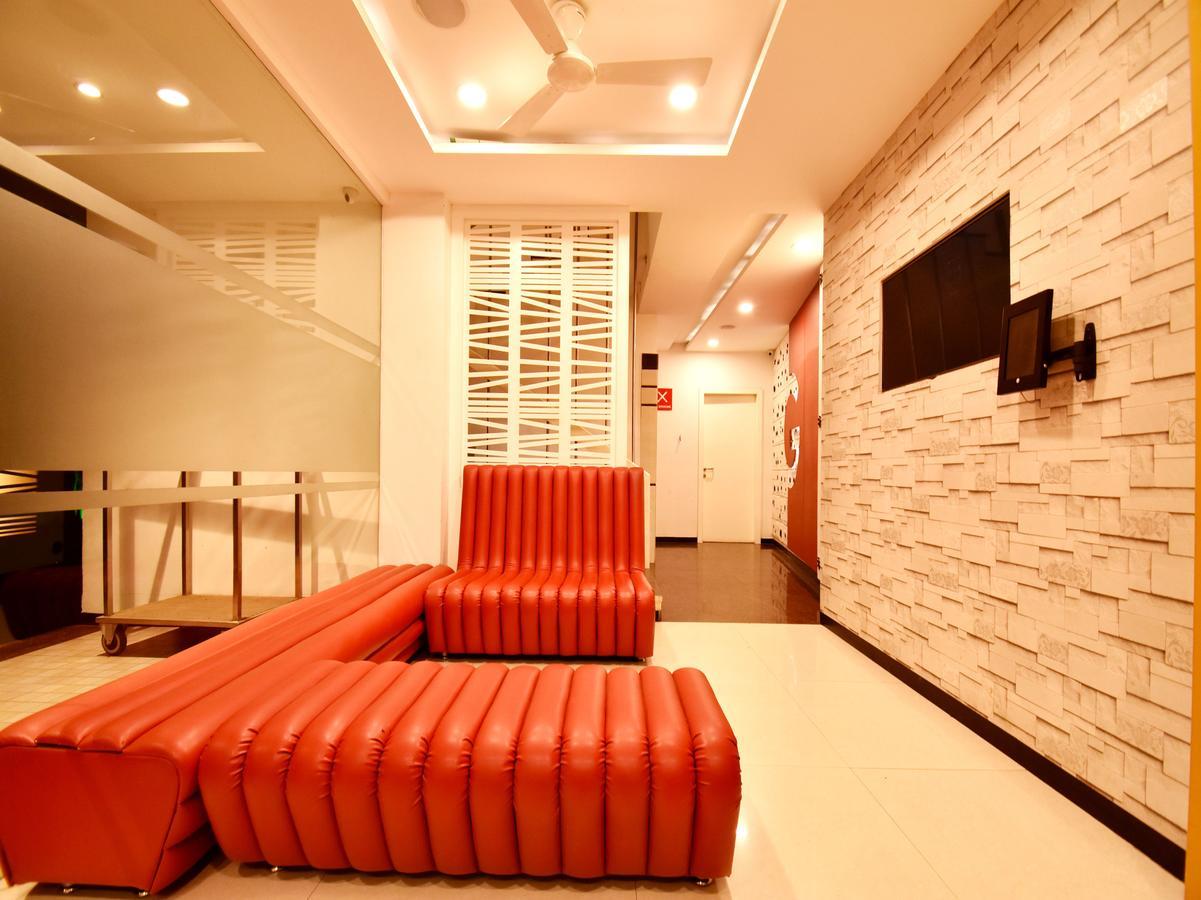 โอโย 963 โฮเต็ล รุมายา Hotel อุจเจน ภายนอก รูปภาพ