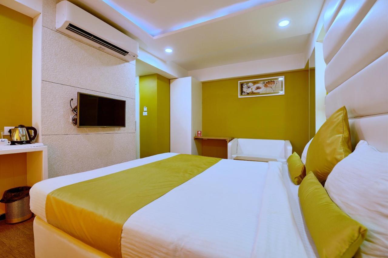 โอโย 963 โฮเต็ล รุมายา Hotel อุจเจน ภายนอก รูปภาพ